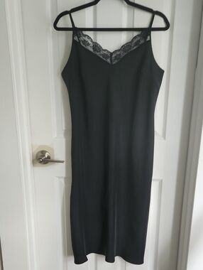 ECI New York Black Lace-Trim Midi Slip Dress